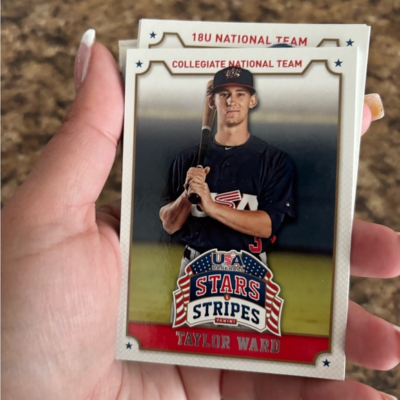 Assorted Baseball Trading Cards - Picture 9 of 16